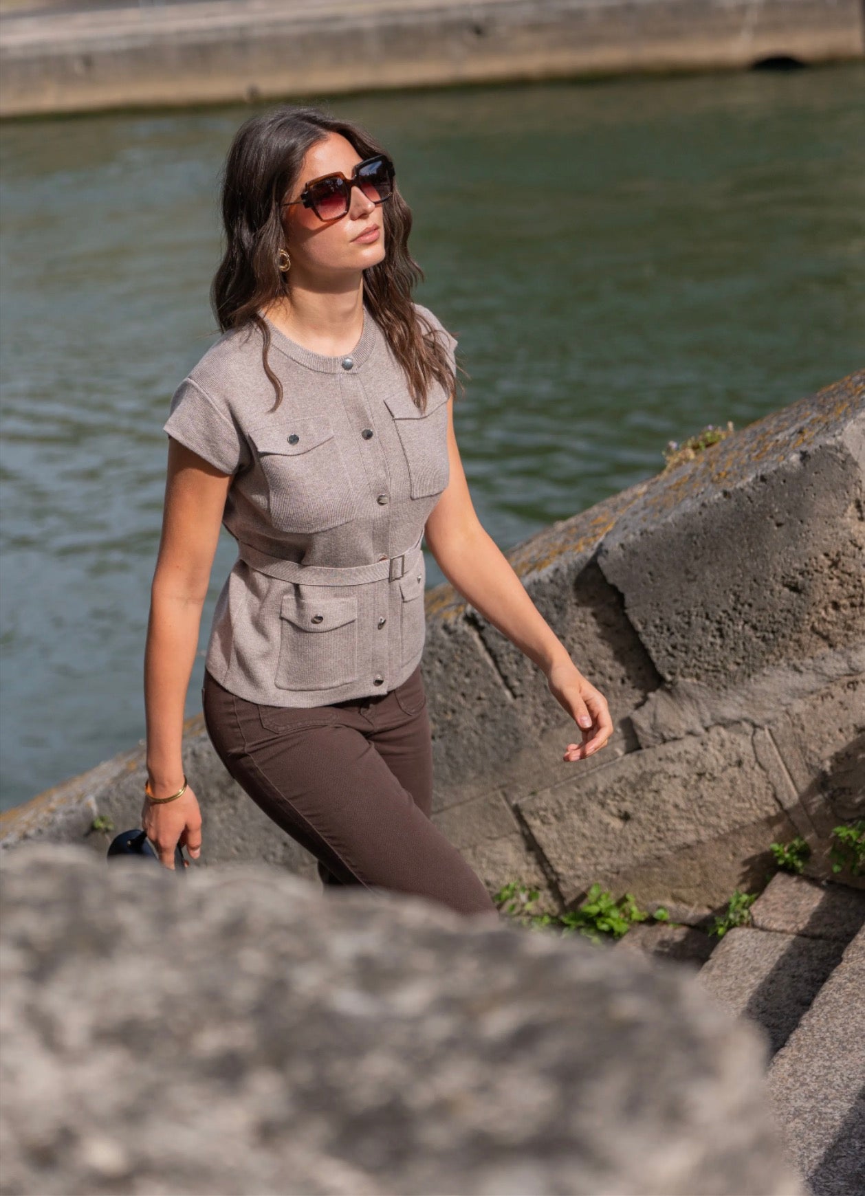 Gilet saharienne ceinturée en maille Abigaël